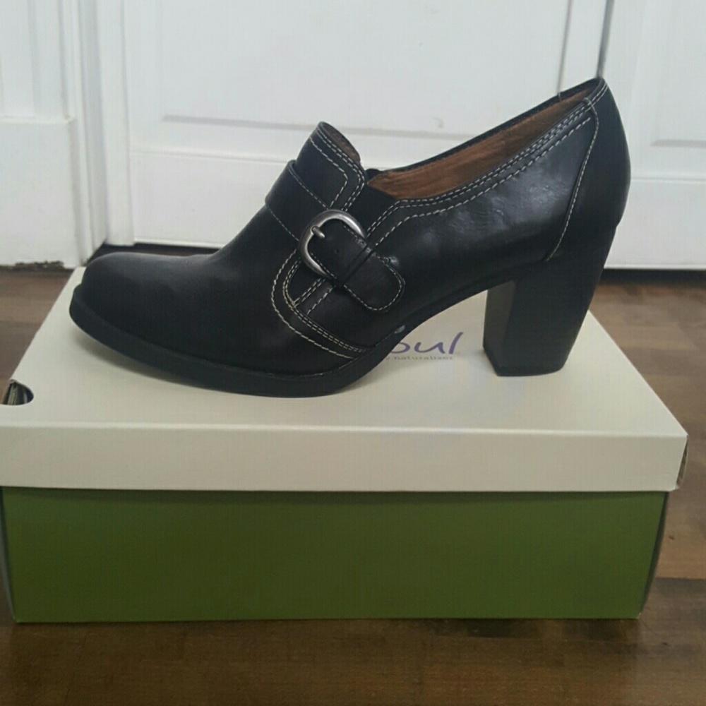 Women's size 11 shoes